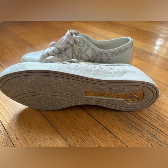 Micheal Kors sneakers - Picture 3 of 7